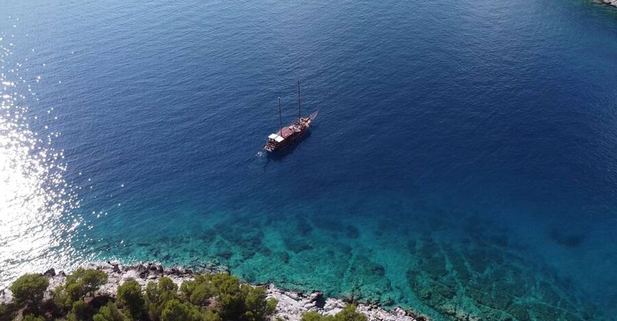 From Athens: Aegina, Agistri and Metopi Day Cruise w/ Lunch - The long ride out to the islands