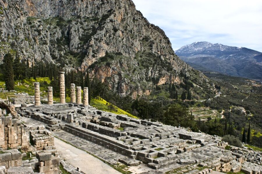 From Athens: Day Tour to Delphi - The short Arachova photo stop