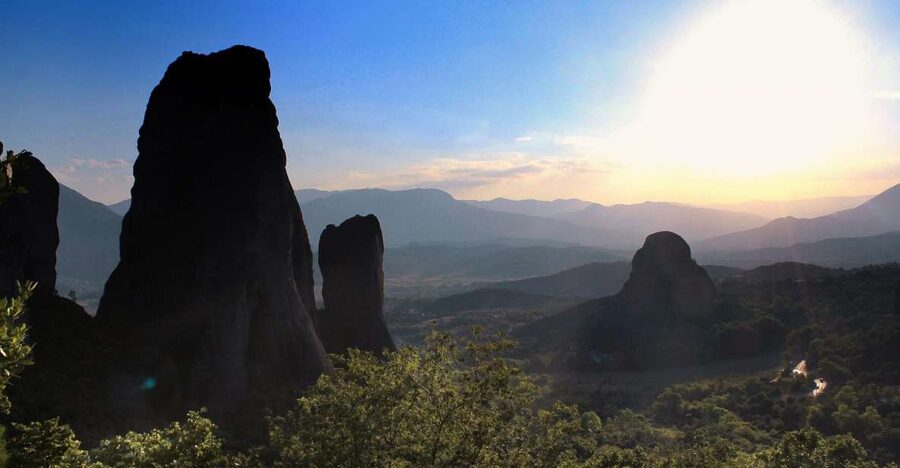 From Athens: Delphi and Meteora 2-Day Tour with Hotel - From Athens through Arachova to ancient Delphi