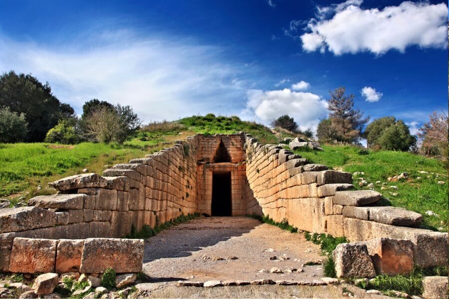 From Athens: Explore Ancient Greece 4-Day Tour - Day 3: Delphi, the navel of the ancient world