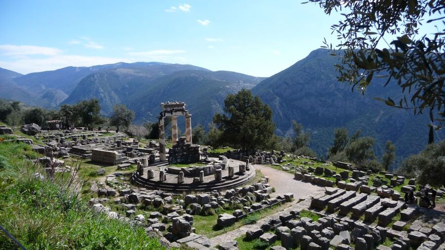 From Athens: Full Day Private Tour of Delphi - The 2.5-hour drive from Athens