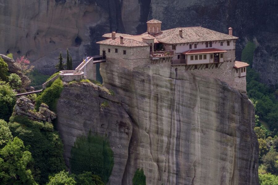 From Athens: Meteora Train Trip with Overnight Stay - Kalambaka after dark