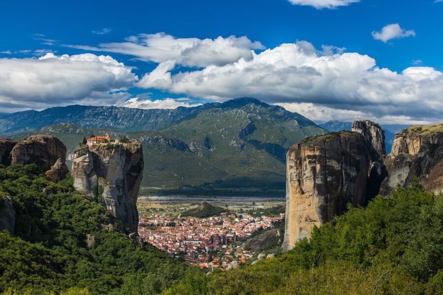 From Athens or Piraeus: Meteora Full-Day Private Trip - What the driver-guide adds
