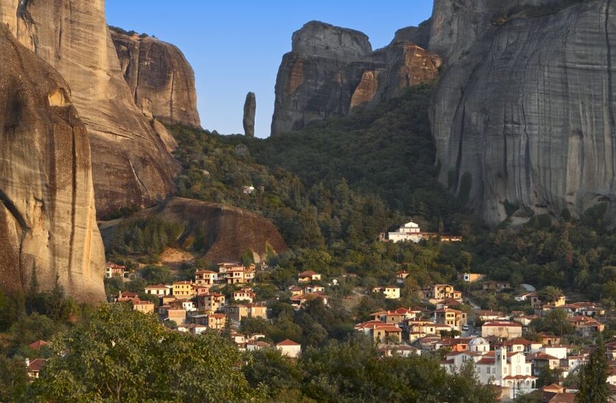 From Athens: Private Day Tour to Meteora and Thermopylae - The long ride back to Athens