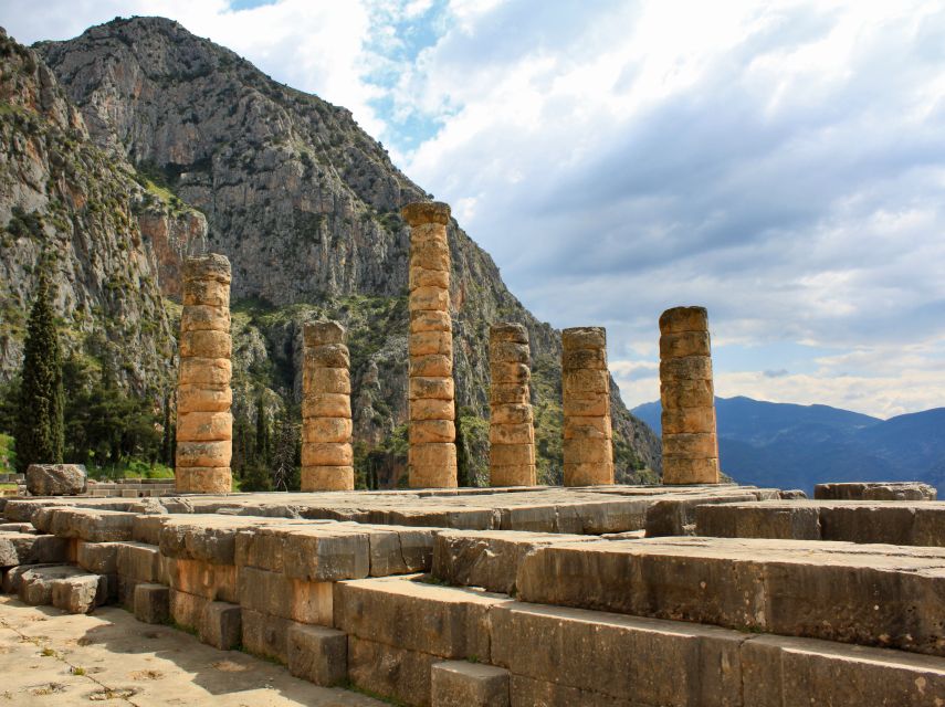 From Athens: Private Delphi and Thermopylae Guided Day Trip - Arachova adds a short mountain-town pause