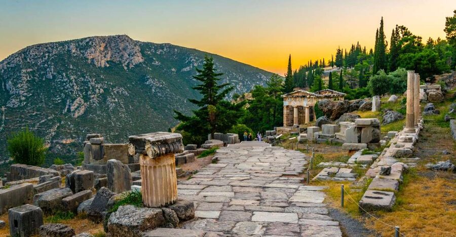From Athens: Temple of Apollo and Oracle Delphi Day Trip - The road from Athens through Boeotia and Thebes
