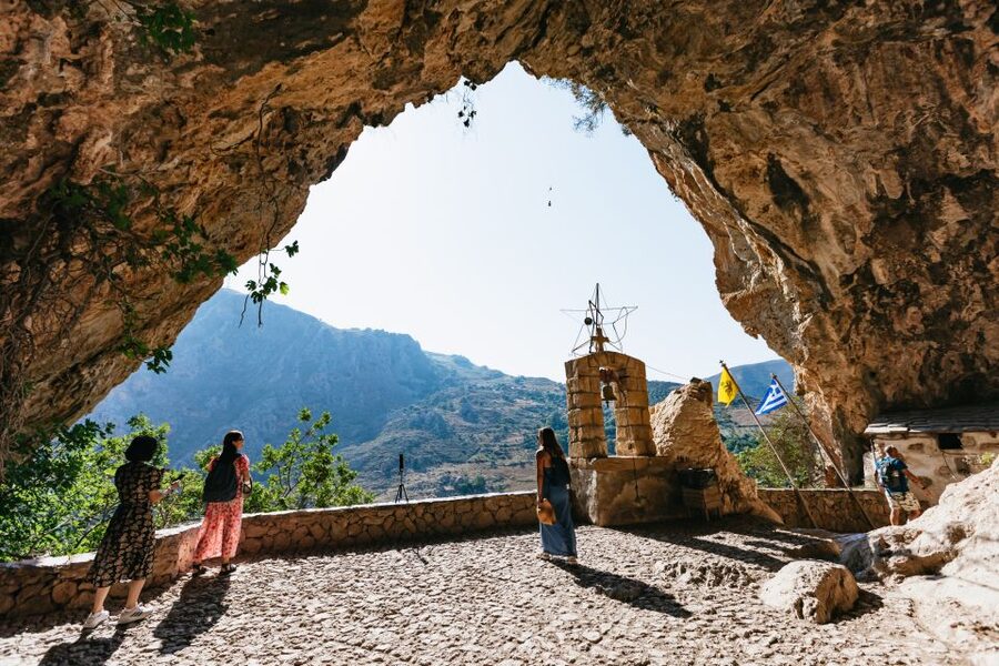 From Chania: Day Trip to Elafonisi Island Pink Sand Beach - The guide and driver can shape the day