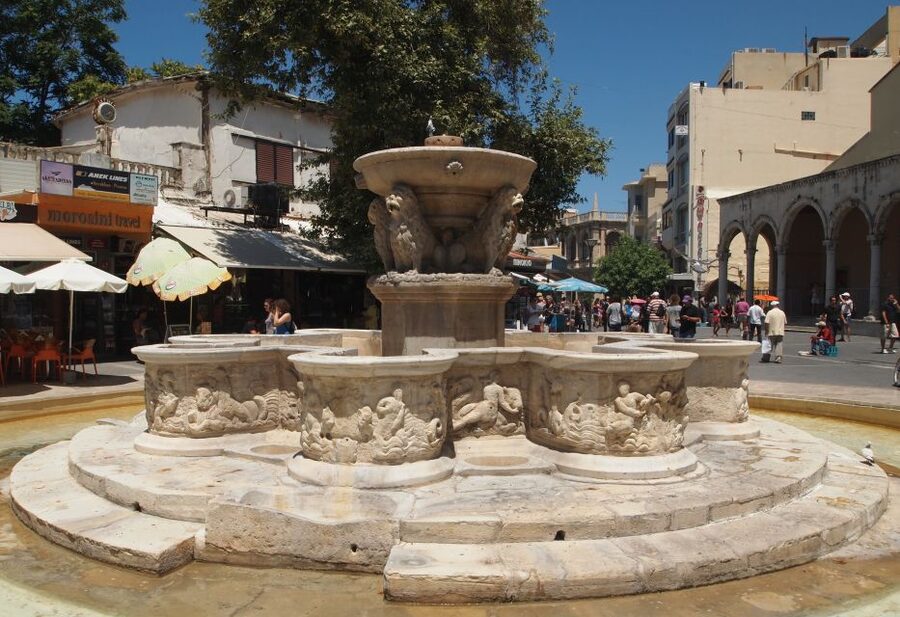 From Chania: Knossos Palace and Heraklion Full-Day Tour - Free time in Heraklion