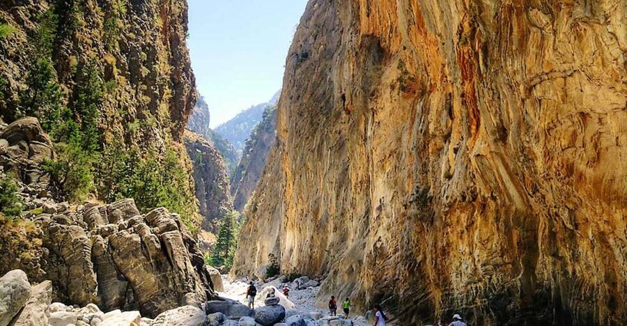 From Chania/Rethymno: Samariá Gorge Guided Hike with Pickup - Breakfast at Omalos before the wooden staircase