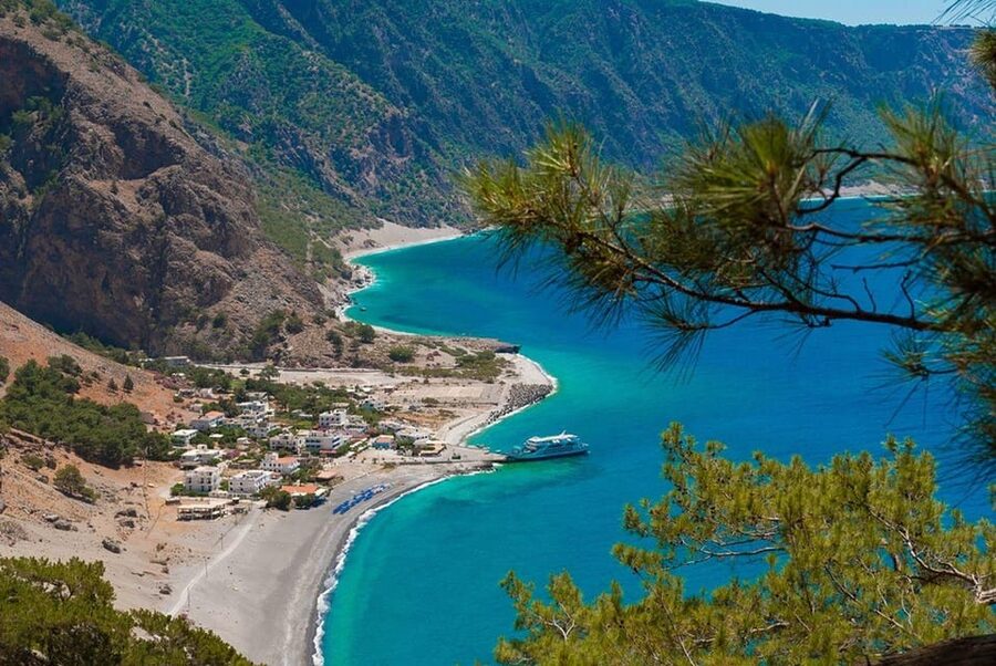 From Chania: Samaria Gorge with Professional Hiking Guide - Why the Samaria Gorge is worth a full day