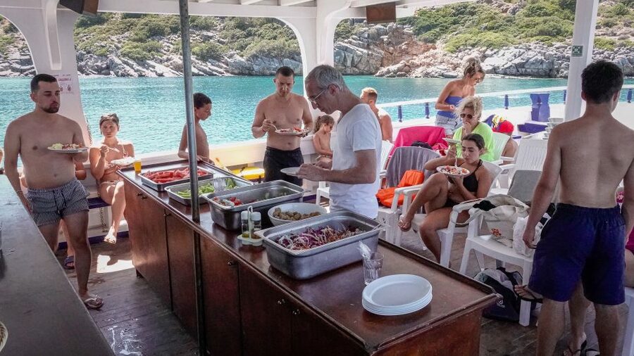 From Heraklion: Elounda, Kolokitha, and Spinalonga Boat Trip - Skistra Beach is the calmest pause