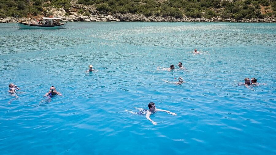 From Heraklion: Elounda, Kolokitha, and Spinalonga Boat Trip - Fruit, salad, and drinks on board