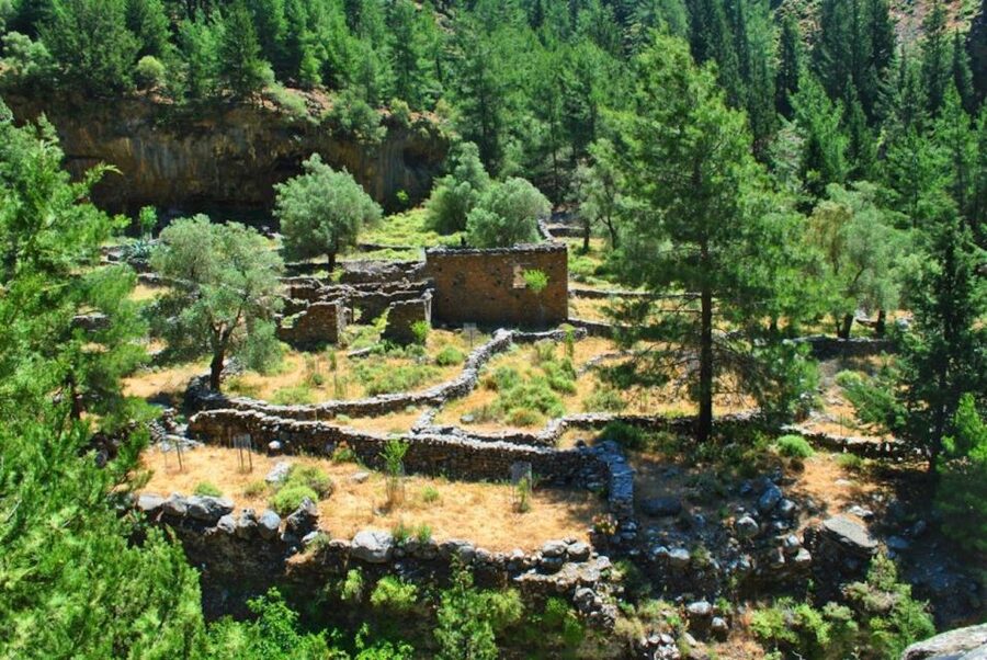 From Heraklion: Samaria Gorge & Agia Roumeli Hiking Day Trip - Simple preparation that makes a big difference