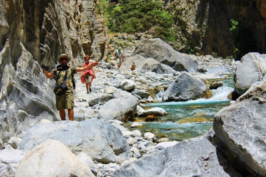 From Heraklion: Samaria Gorge & Agia Roumeli Hiking Day Trip - The 4.5-hour walk through the gorge