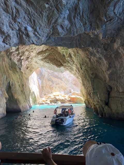 From Lefkimmi: Paxos, Antipaxos & Blue Caves Boat Tour - Key points before you book