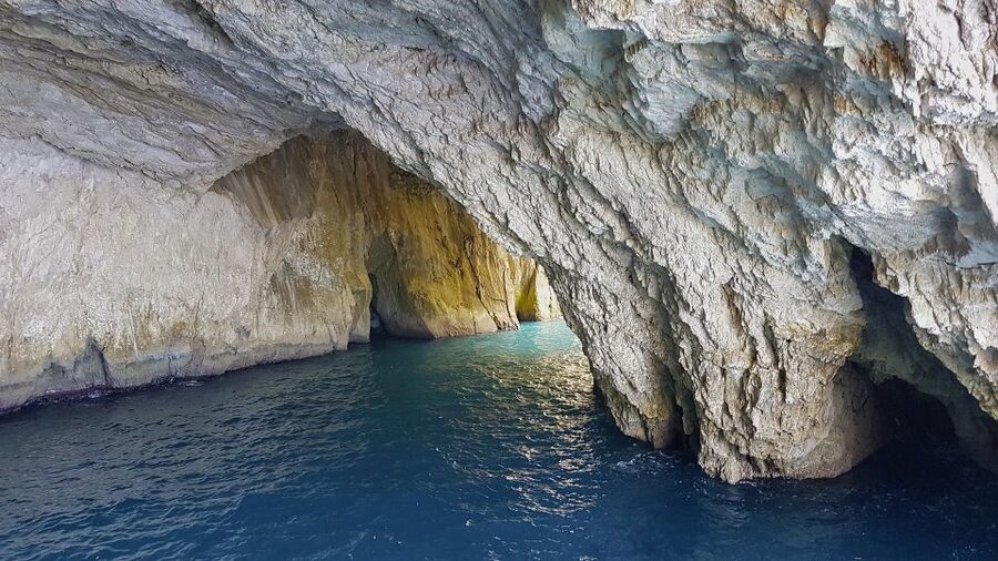 From Lefkimmi: Paxos, Antipaxos & Blue Caves Boat Tour - The Blue Caves are a boat-view attraction