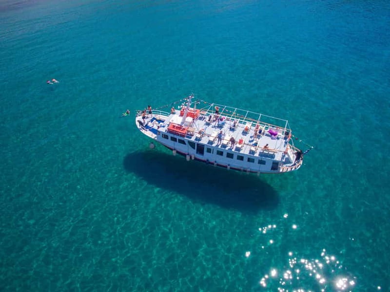 From Naxos: Koufonisia Boat Cruise and Rina's Cave w/ Lunch - A full day from Agia Anna Port