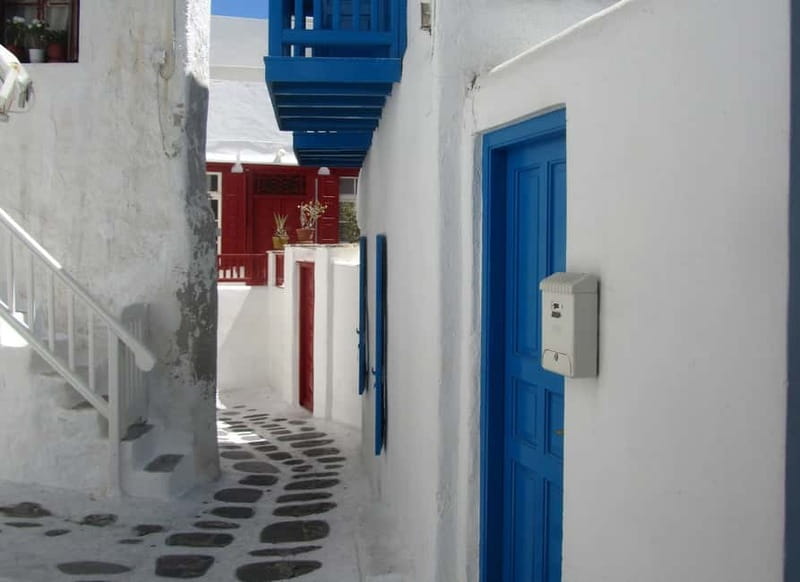 From Naxos: Round day trip to Mykonos Island - Who should book this day trip?