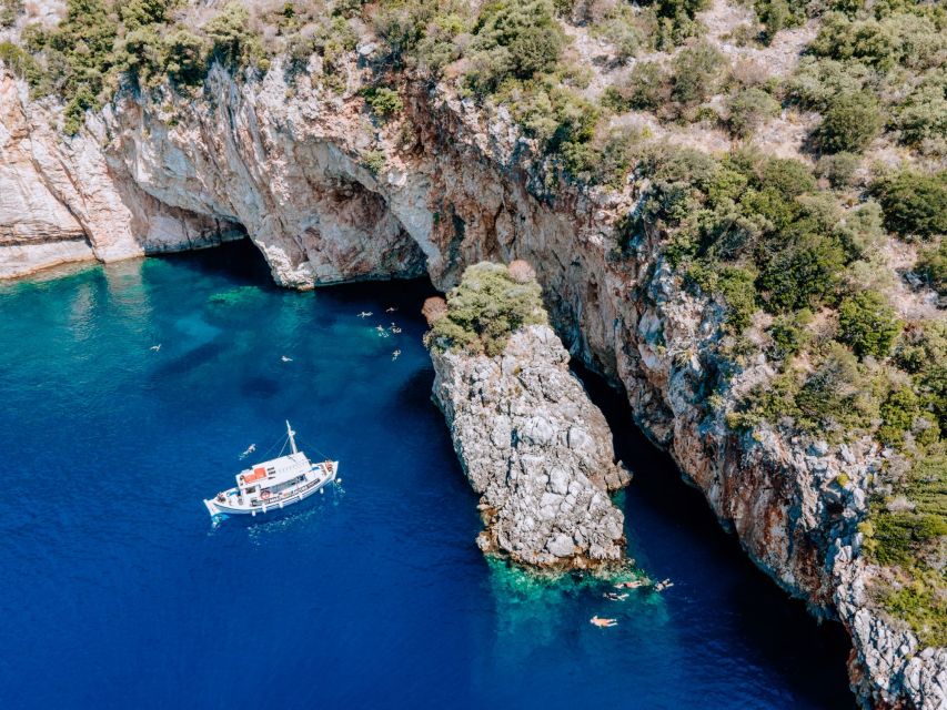 From Nidri: Marine Wildlife Cruise with Lunch and Swim Stops - Meeting in Nidri and setting out along Lefkada