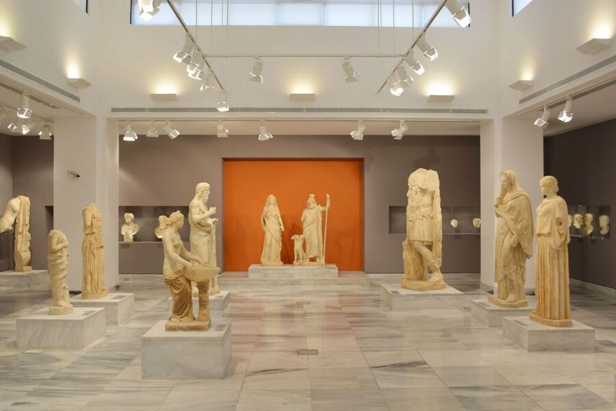 From Rethymno: Knossos Palace and Heraklion Guided Tour - From palace stones to Heraklion’s museum