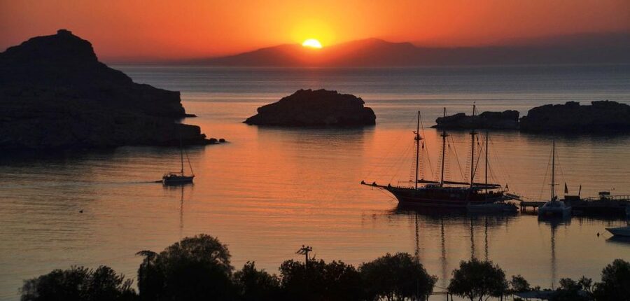 From Rhodes City: Evening Bus Trip To Lindos - The 10-minute viewpoint stop