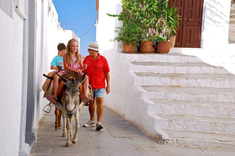 From Rhodes: Lindos Round-Trip Bus Transfer with Free Time - Five hours among whitewashed lanes