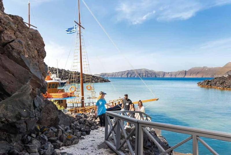 From Santorini: Volcano Cruise With Oia Sunset - How the $67 price holds up