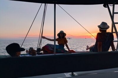 Half-Day Exclusive Catamaran Cruise in Santorini with Meal and Open Bar