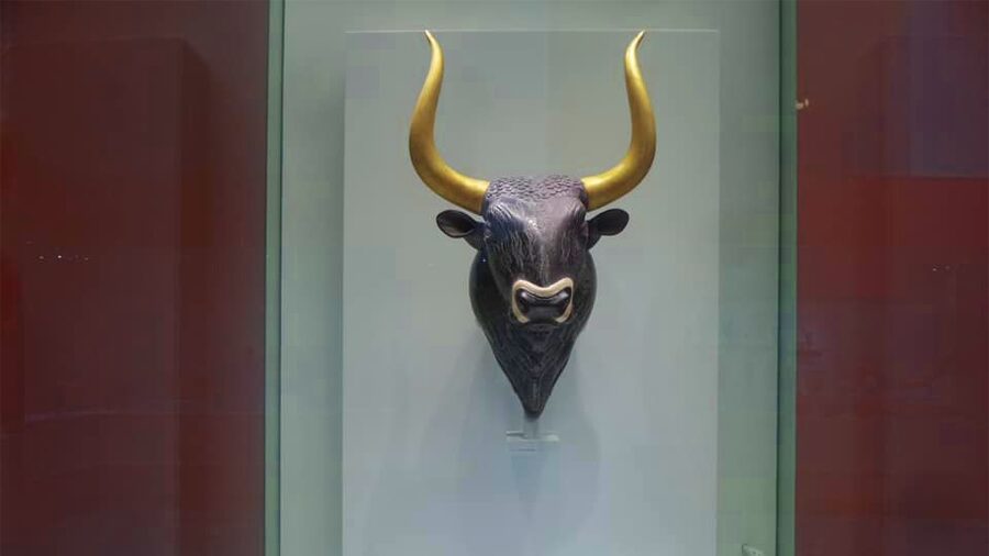 Heraklion Archaeological Museum Ticket & Audio Guide - Following 5,500 years of Cretan objects