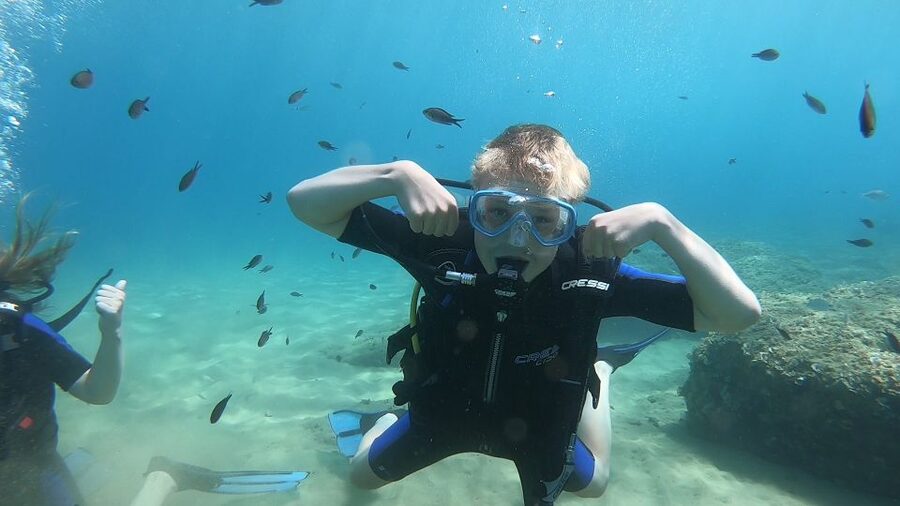 Heraklion: Beginner Scuba Diving Lesson with PADI Instructor - Your first lesson: breathing, hand signals, and calm control
