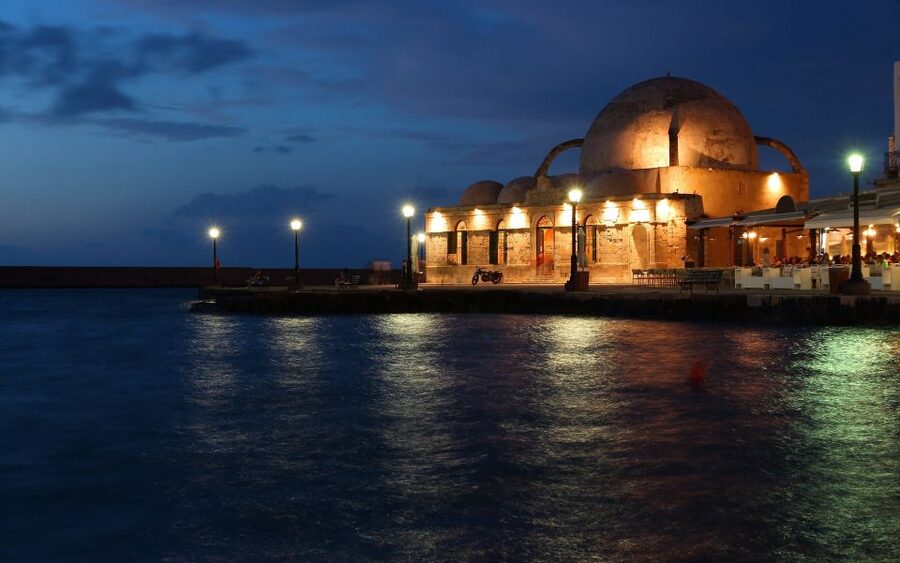 Heraklion:Day trip to Chania old Town,Kournas Lake& Rethymno - Hotel pickup, early starts, and the coach ride