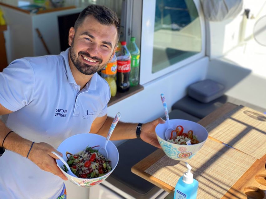 Heraklion: Dia Catamaran Tour - Lunch, Open Bar & Snorkeling - Dia Island’s clear-water swimming stop
