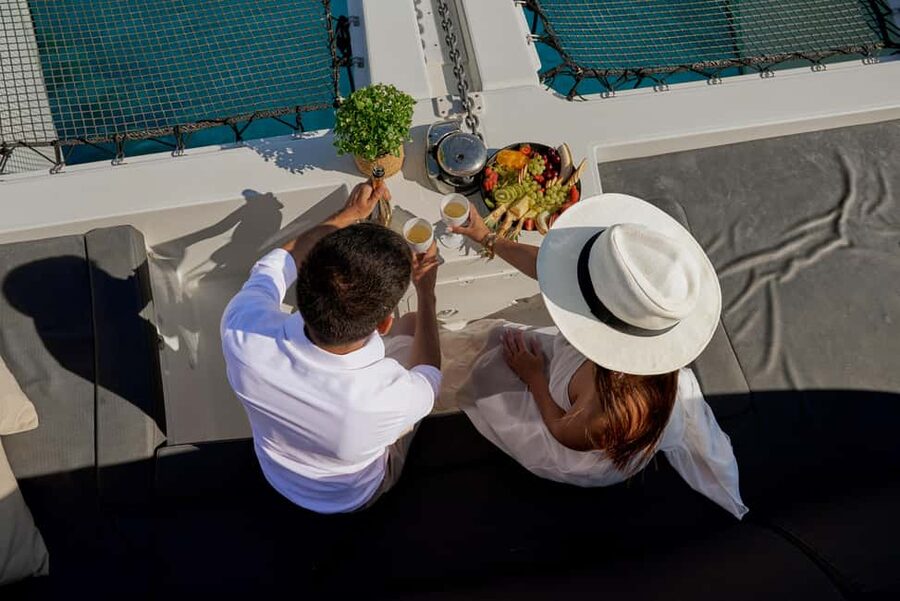 Heraklion: Dia Island Catamaran Cruise with Dinner and Wine - At a glance