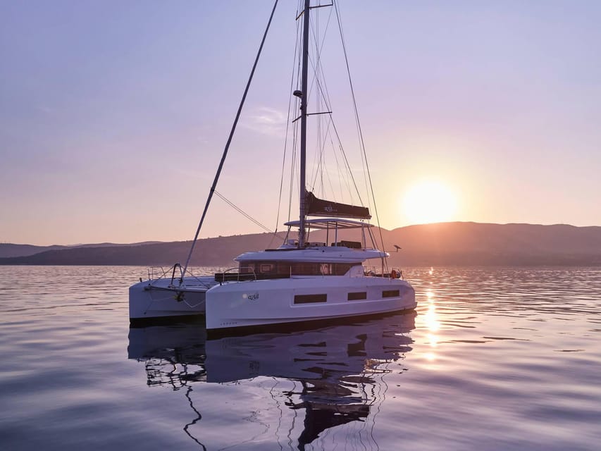 Heraklion: Dia Island Luxury Catamaran Cruise with Meal - From Koules Fortress to Open Water
