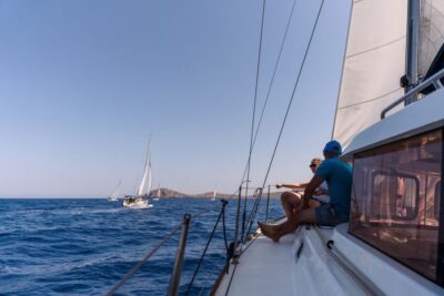 Dia Island Sailing Cruise with Snorkeling