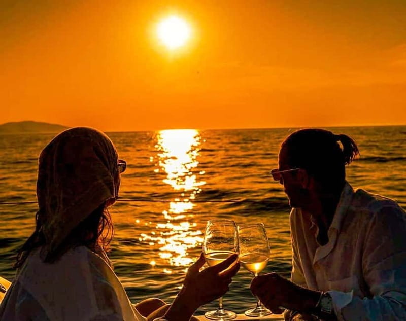 Heraklion: Dia Island Sunset Boat Tour with Dinner - Key points to know before booking
