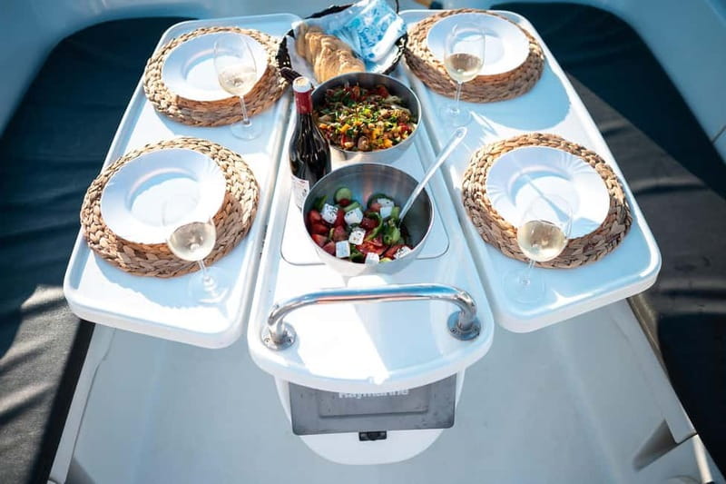 Heraklion: Dia Island Sunset Boat Tour with Dinner - Who should book this Dia Island sailing?