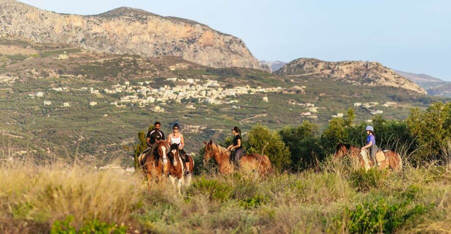 Heraklion: Finikia Horse Riding Tour with Lunch or Dinner - Meeting the horses before heading into the hills