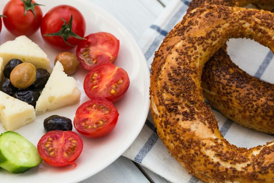 Heraklion: Food Tastings Walking Tour - Learning to choose Cretan cheese