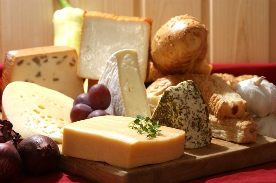 Heraklion: Food Tastings Walking Tour - Cretan meat, mezze, and the brave option