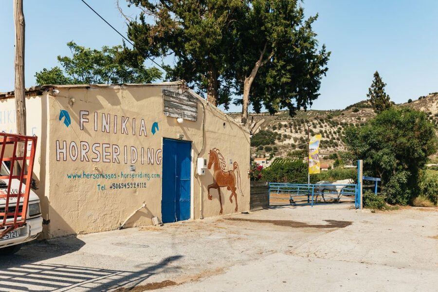 Heraklion: Horse Ride in the Cretan Mountains - The mountain break with juice and photo time