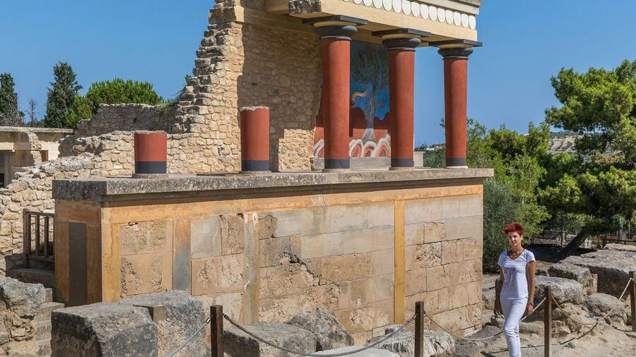 Heraklion: Knossos Private Guided Tour & Skip-the-Line Entry - Is $206 per person a fair price?