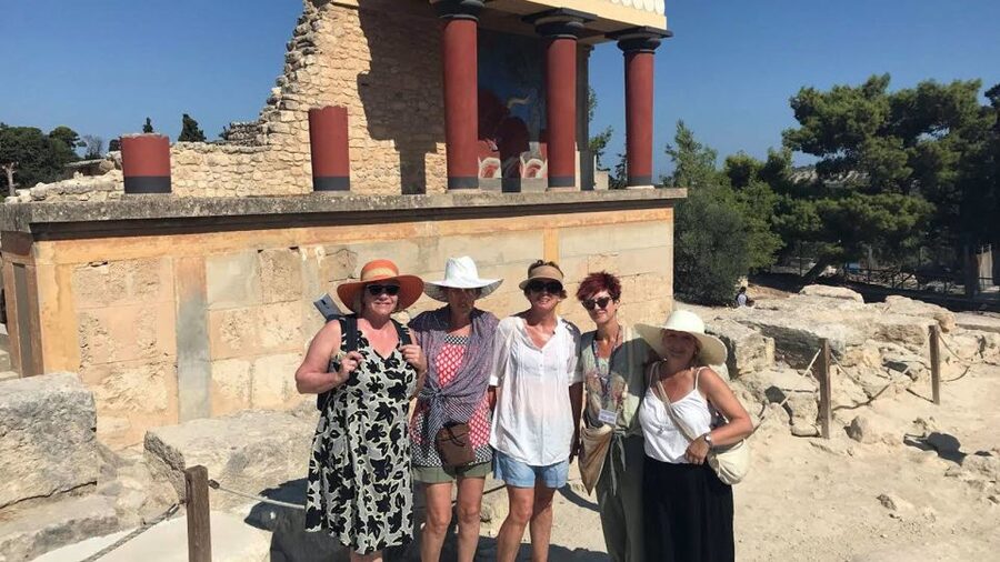 Heraklion: Knossos Private Guided Tour & Skip-the-Line Entry - Entering the Labyrinth with a private guide