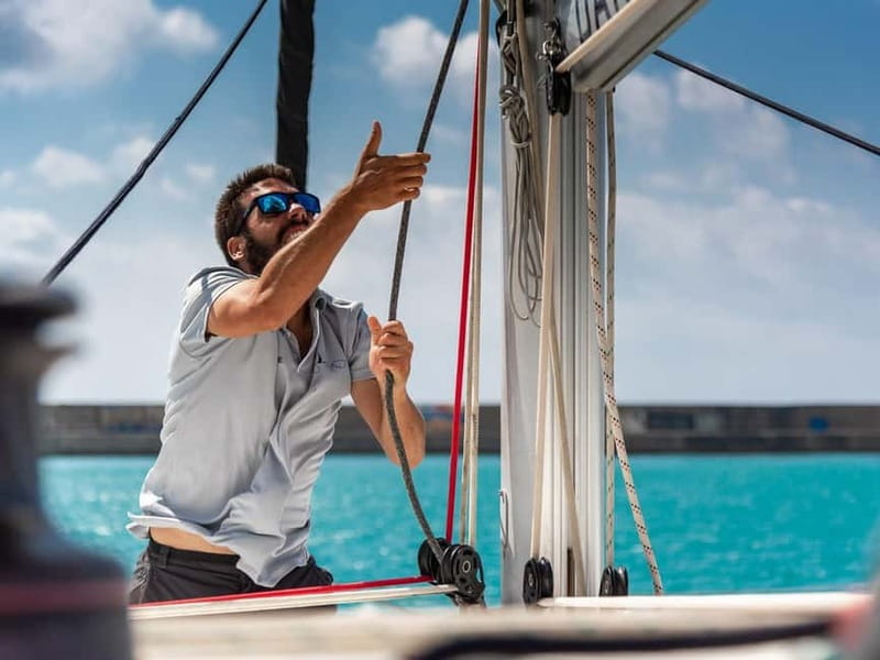 Heraklion: Luxury Catamaran Cruise to Dia Island with Lunch - Setting sail from Heraklion Marina