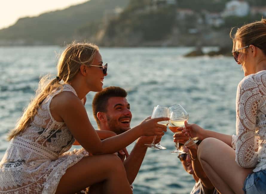 Heraklion Luxury Catamaran Dia Isla -Gourmet Lunch Top Rated - The return sail and the changing light