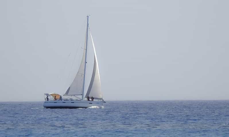 Heraklion: Sailing Cruise to Dia Island with Drinks and Meal - Lunch with shrimp spaghetti, salad, and raki