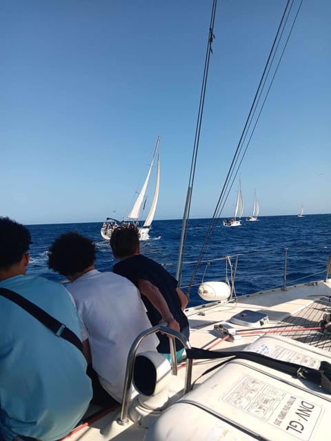 Heraklion: Sailing Cruise to Dia Island with Drinks and Meal - What the crew adds to the day