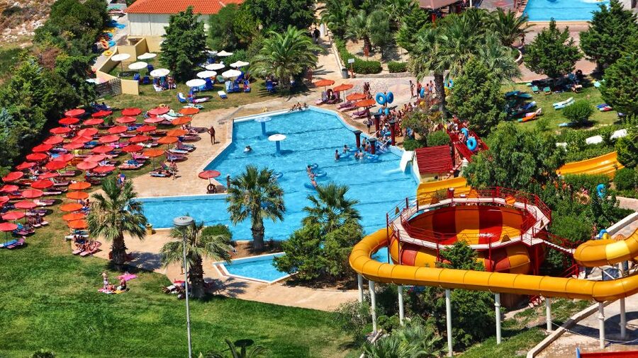 Heraklion: WaterCity Waterpark Day Pass - The slide queues: short on quiet days, longer in August