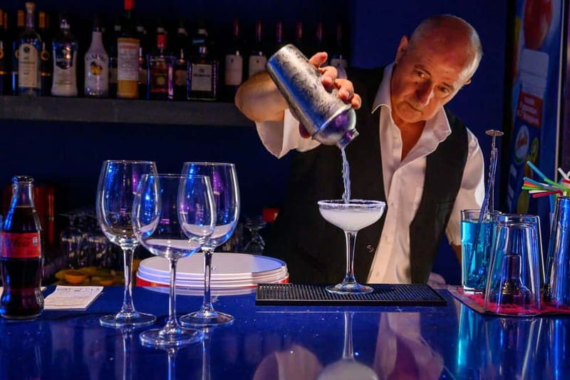 Hersonissos: Alar Spectacular Dinner Show - The pre-show sets the tone
