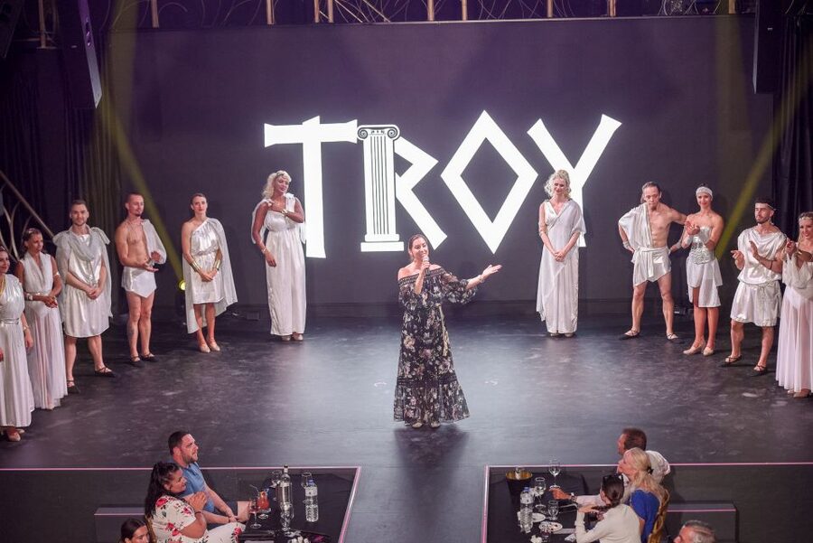 Hersonissos: Troy Dinner-Show Theatre Experience Tickets - Troy as a family night out in Hersonissos